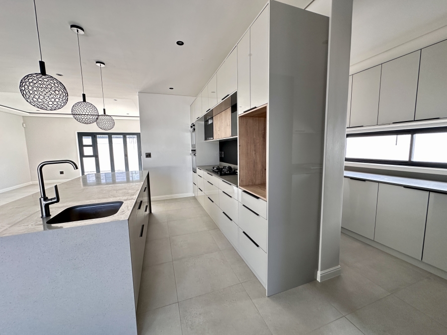 4 Bedroom Property for Sale in Sandown Western Cape